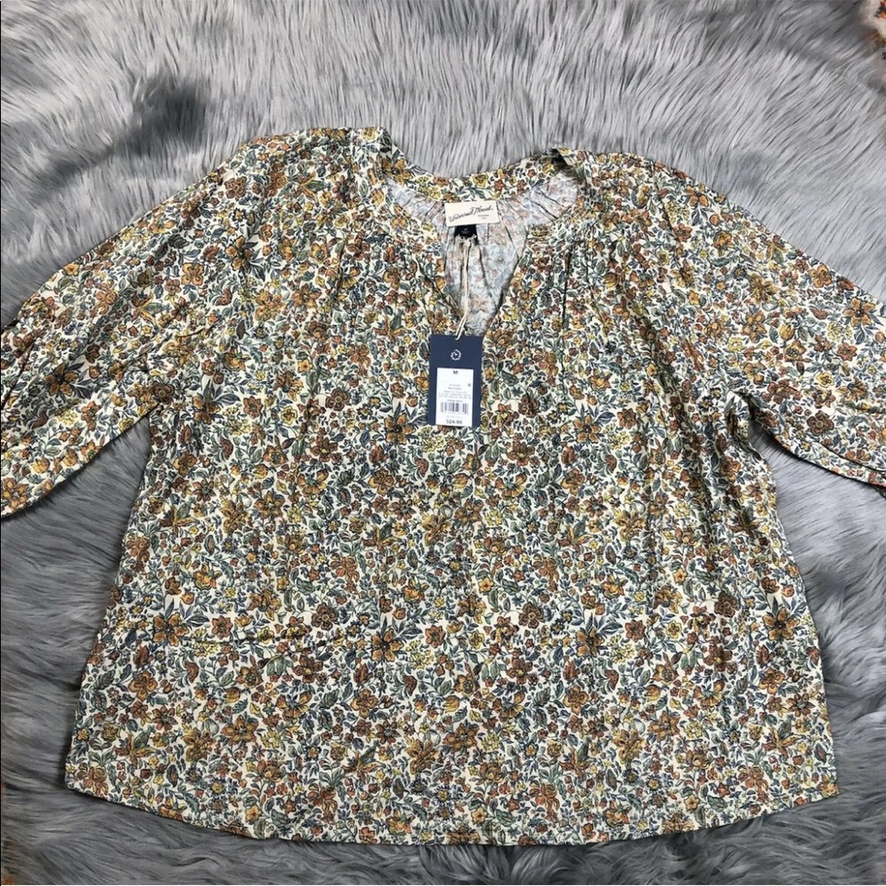 Universal Thread Multicolored Floral Pintuck Blouse Size Medium - Picture 2 of 6